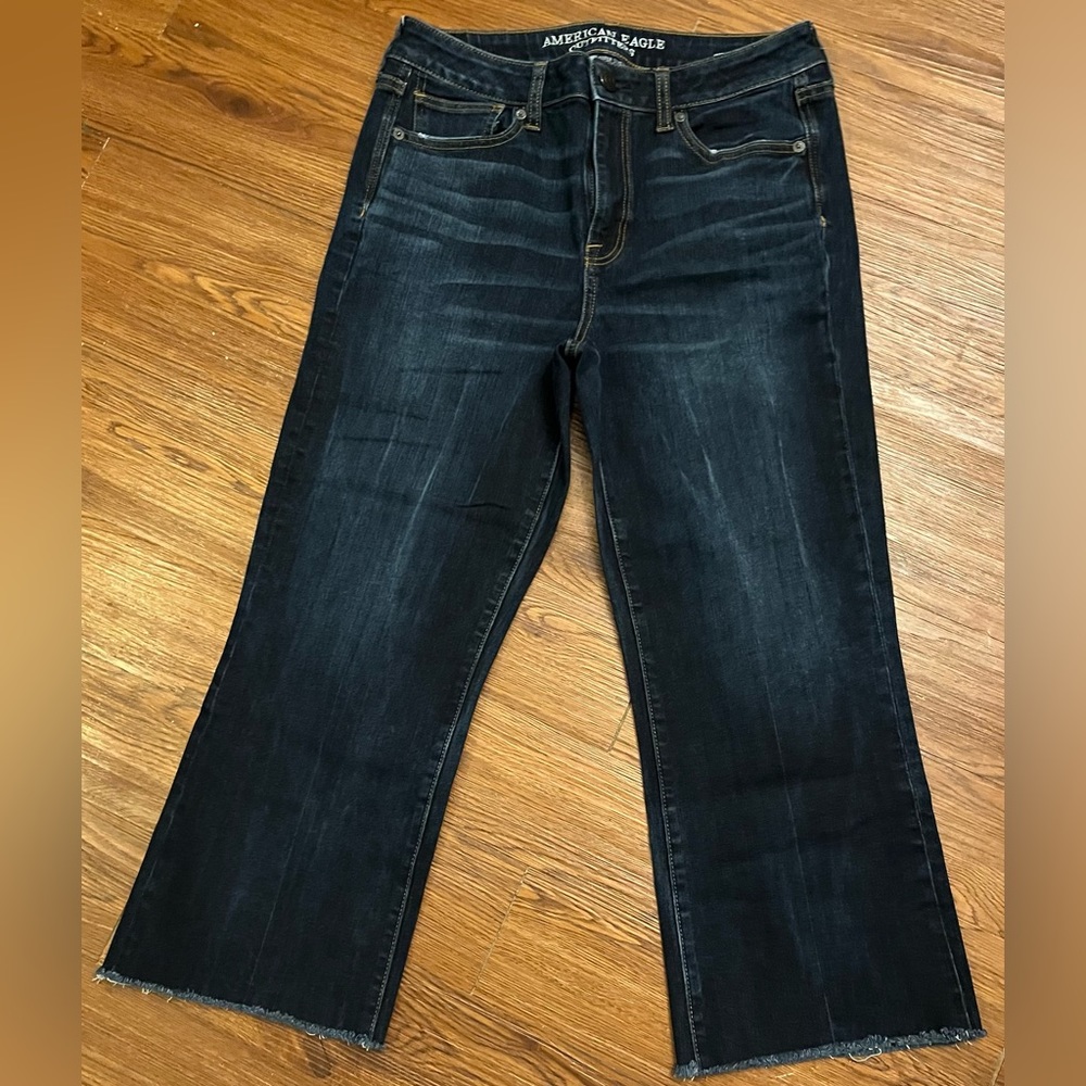 American Eagle high rise kick crop 10 short